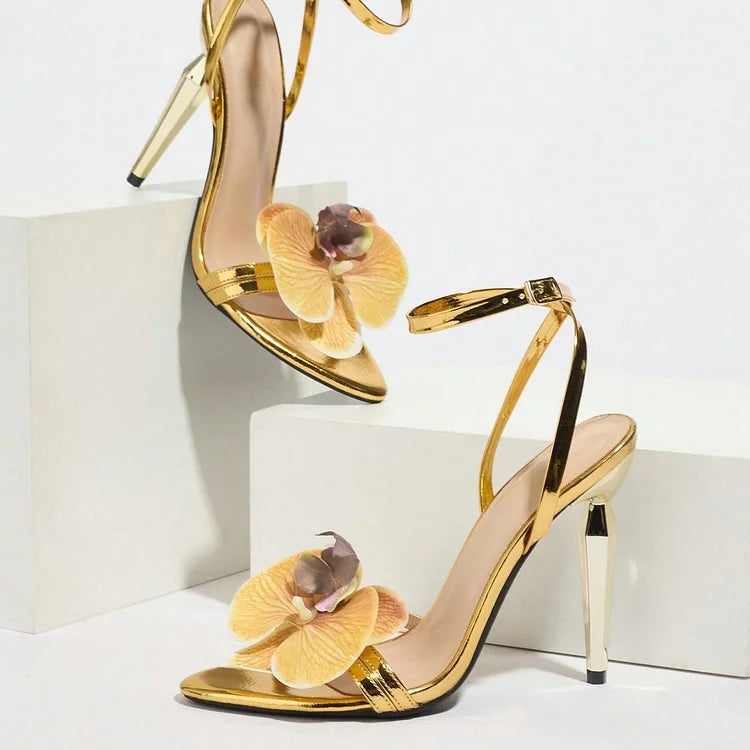 Le Soleil Fleur — Gold Sculpted Heel