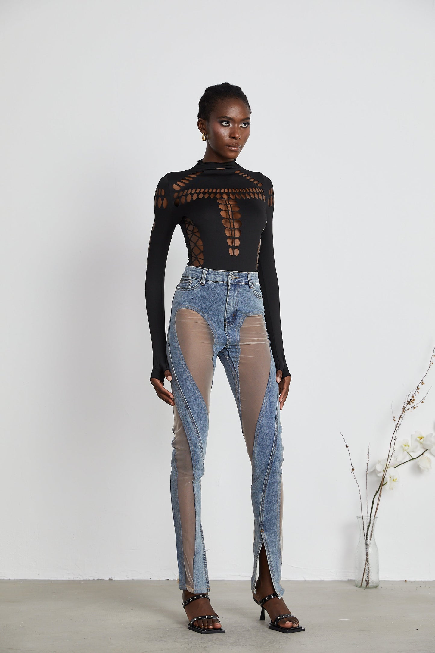 La Silhouette Découpée — Sculpted cut-out bodysuit