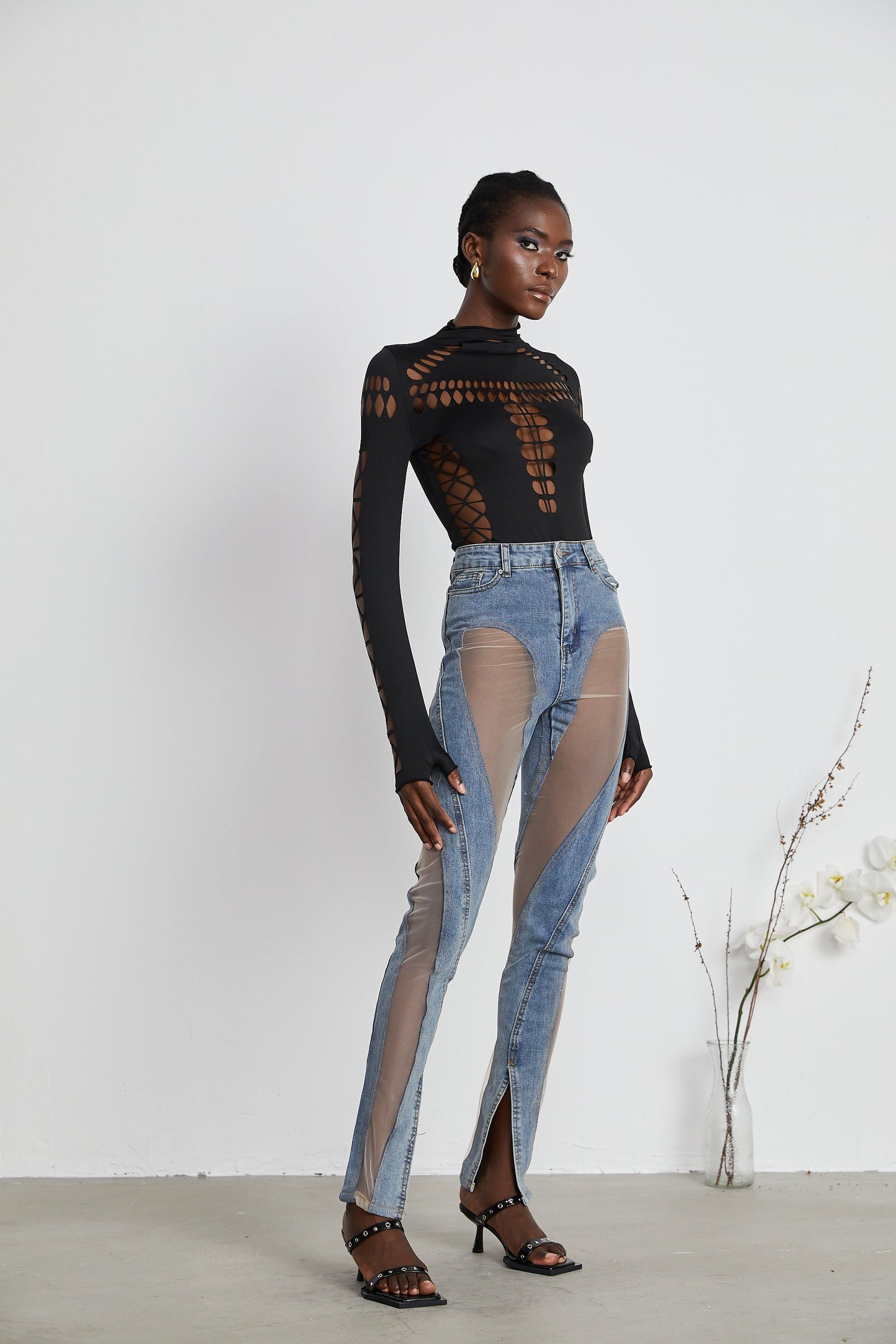 La Silhouette Découpée — Sculpted cut-out bodysuit