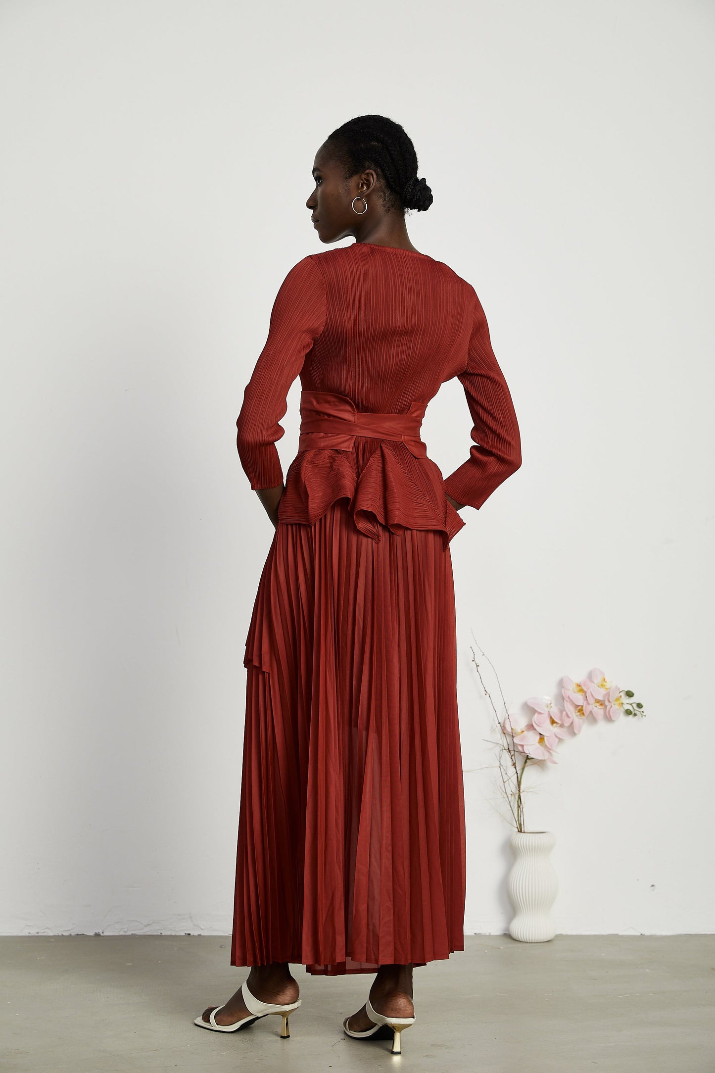 La Rouge Rythmée — Pleated bow-waist top and layered skirt