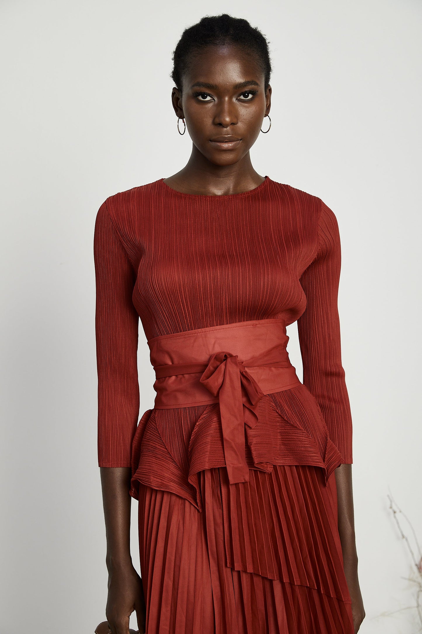 La Rouge Rythmée — Pleated bow-waist top and layered skirt