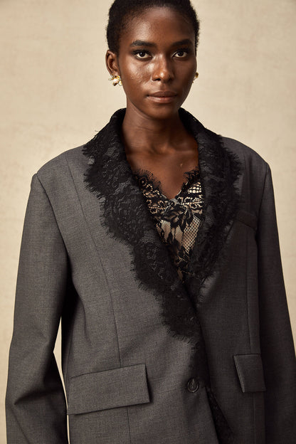 La Dentelle Tailleur — Lace-panel structured blazer
