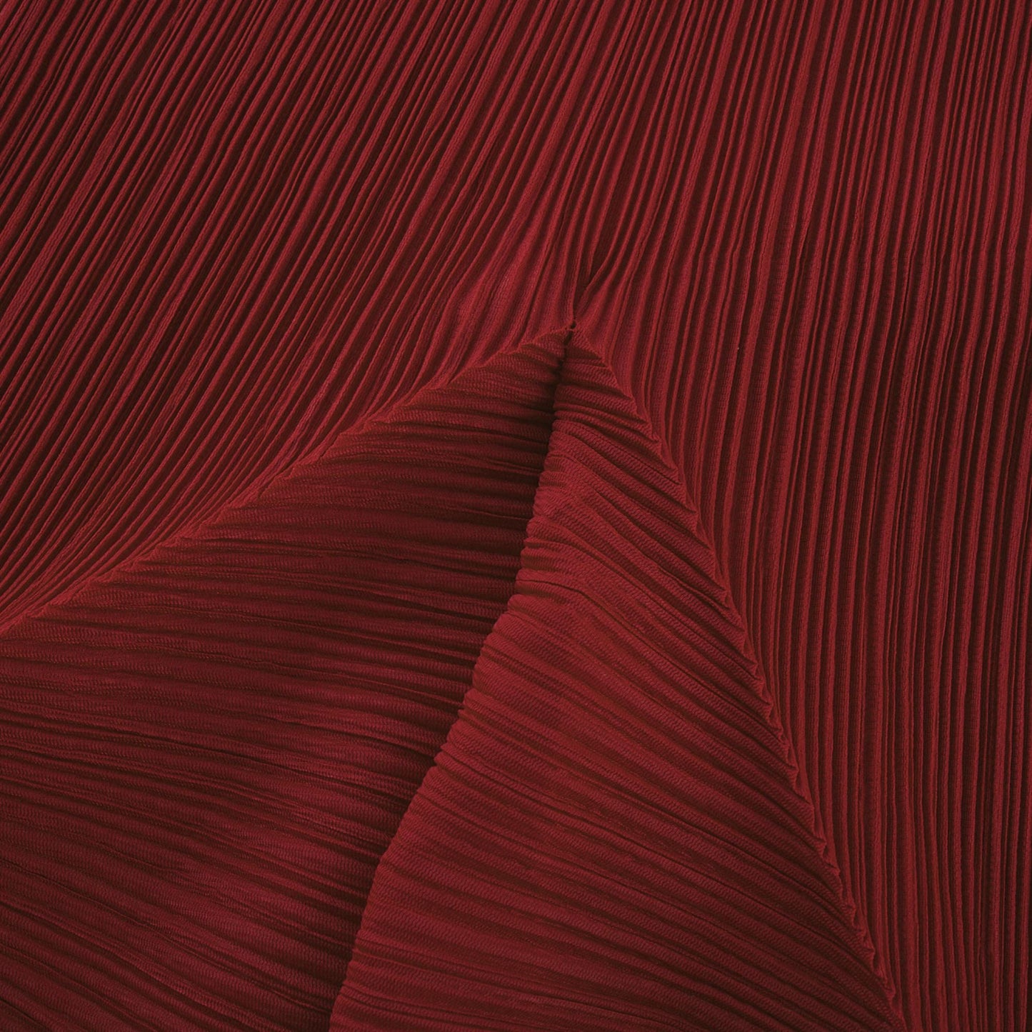 La Rouge Rythmée — Pleated bow-waist top and layered skirt