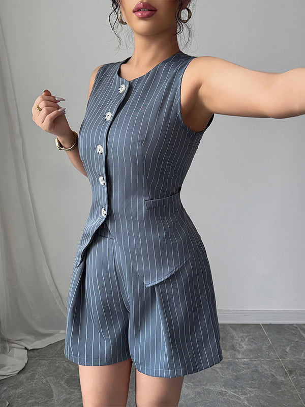 Tailored ease with modern structure.