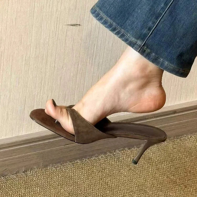 Le Sienna Heel — Minimal Cross-Strap Mule