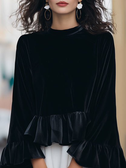 La Velours Noire — blouse en velours à volants
