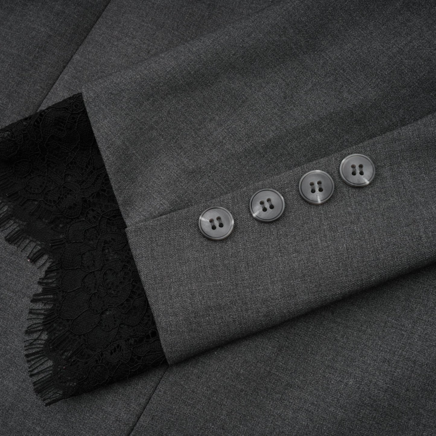 La Dentelle Tailleur — Lace-panel structured blazer