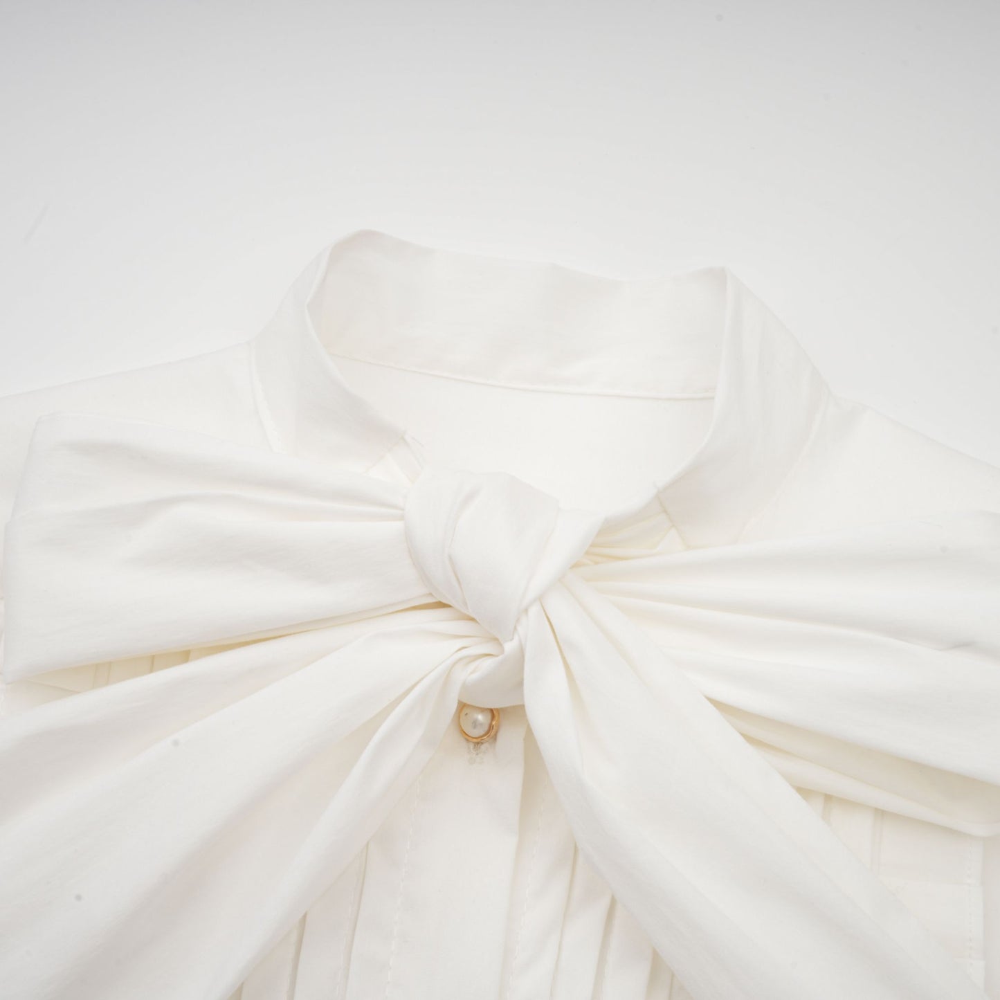 La Foulard Éthérée — Pleated scarf-collar cropped blouse