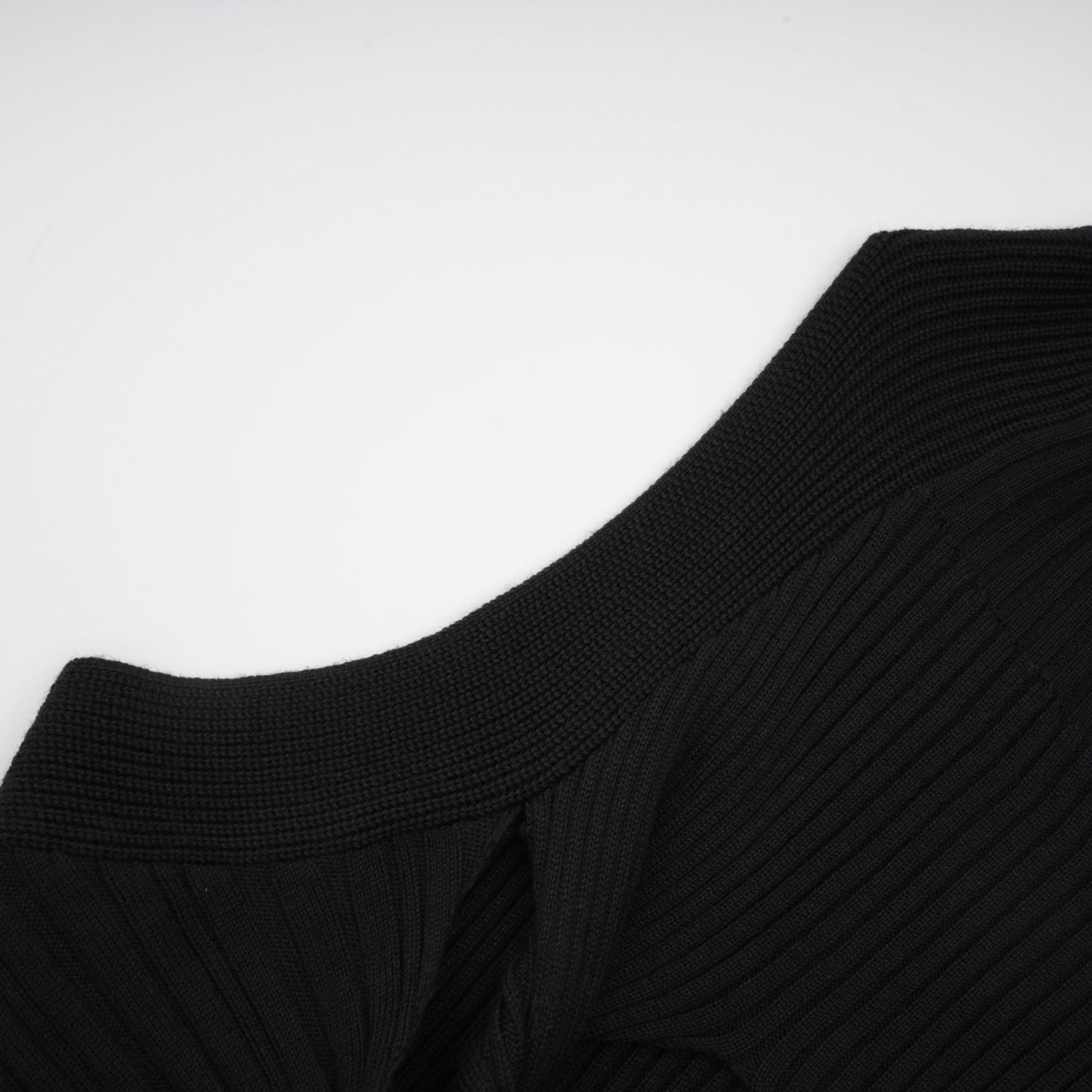 Le Nocturne — Ribbed cut-out twist top