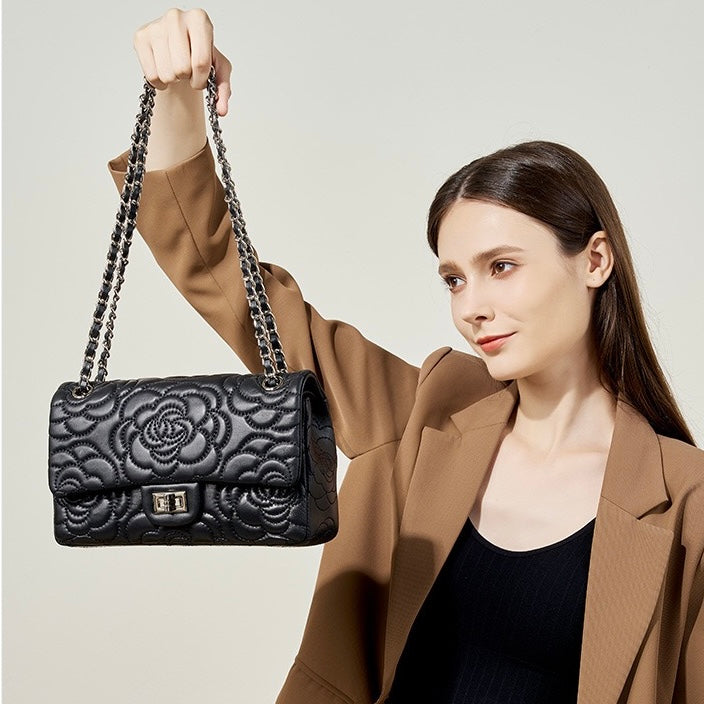 La Camélia — Quilted Sheepskin Chain Bag