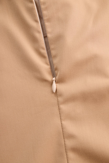 La Nœud Élégant — Halter Blouse with Tie Detail