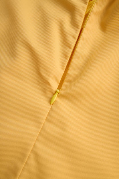 La Nœud Élégant — Halter Blouse with Tie Detail