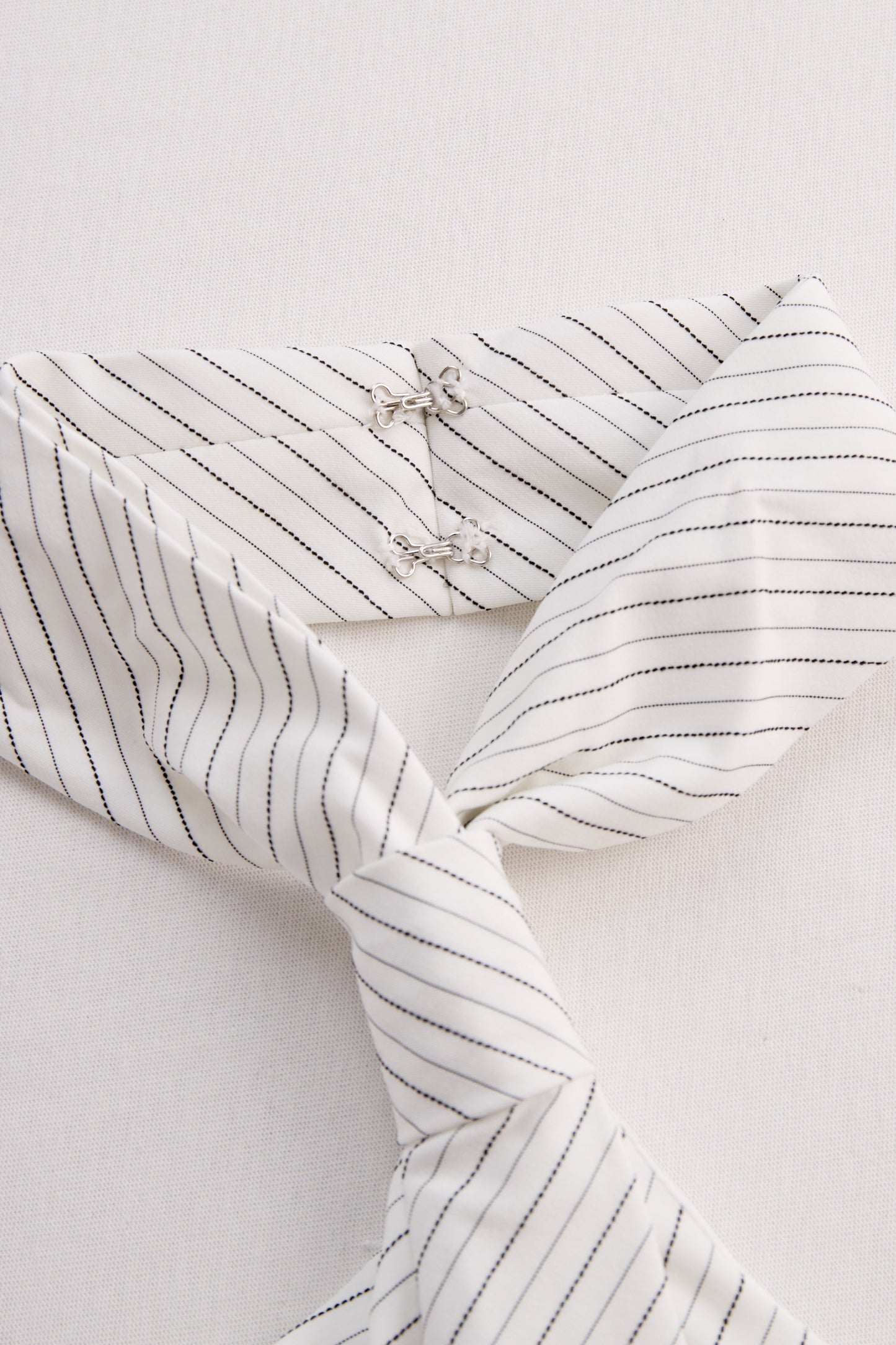 La Rayure Nouée — Striped Halter Blouse