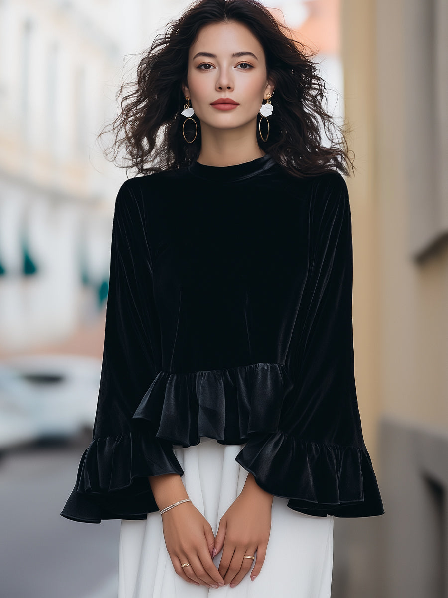 La Velours Noire — blouse en velours à volants